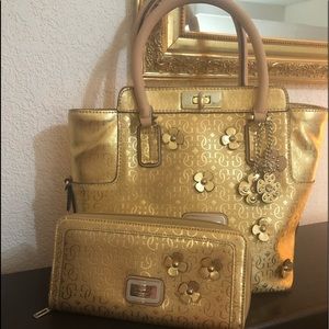 GUESS 3D Flower Gold Handbag & Wallet Set